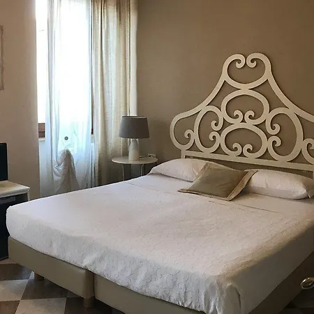 Bed & Business-100 Torri 4*