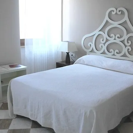 Bed & Business-100 Torri 4*