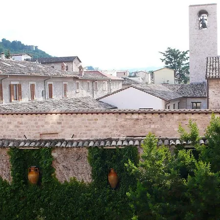 Bed and breakfast Bed & Business-100 Torri 4*