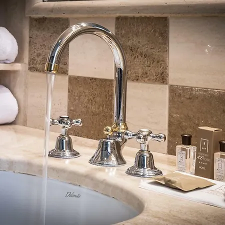 Bed & Business-100 Torri Couette-café 4*